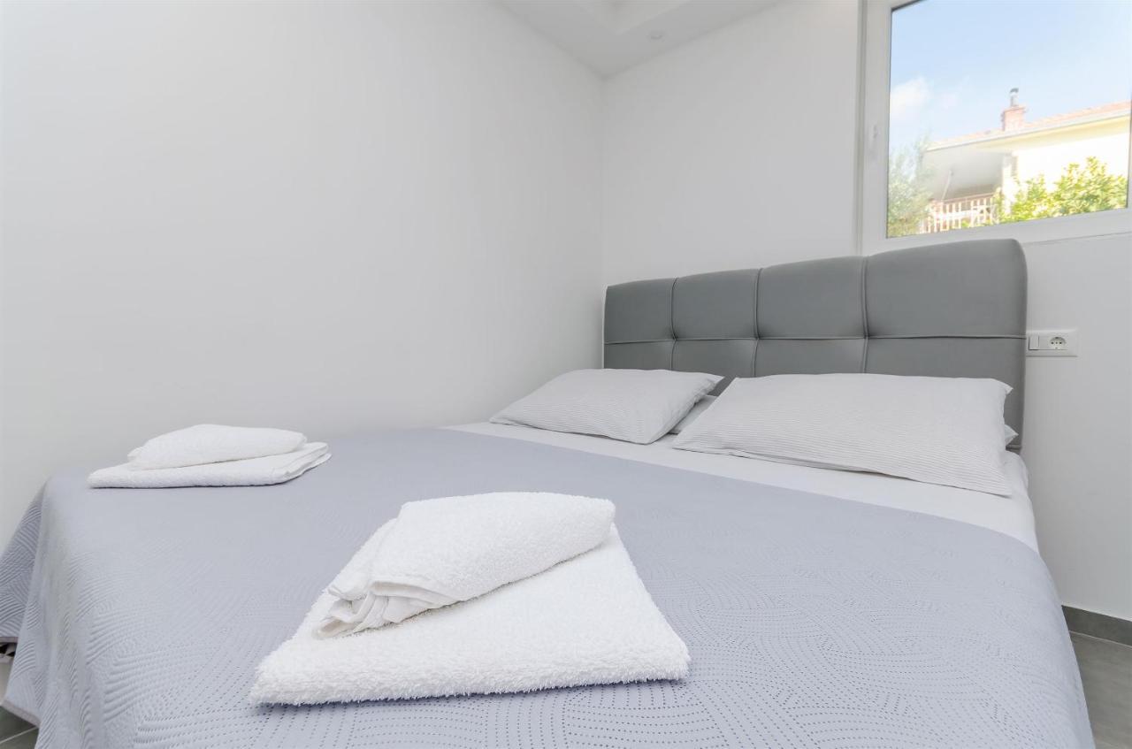 Apartments Milan Rogoznica  Luaran gambar