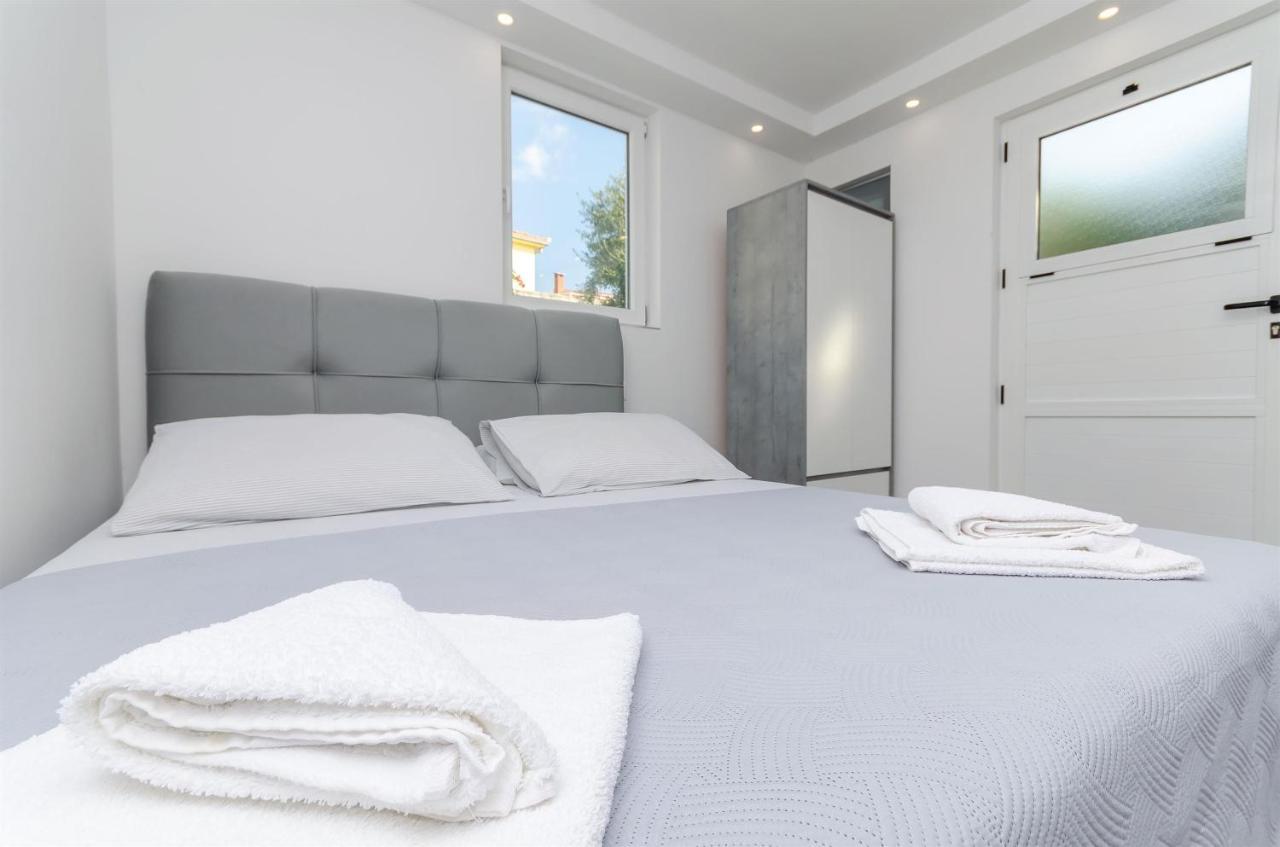 Apartments Milan Rogoznica  Luaran gambar